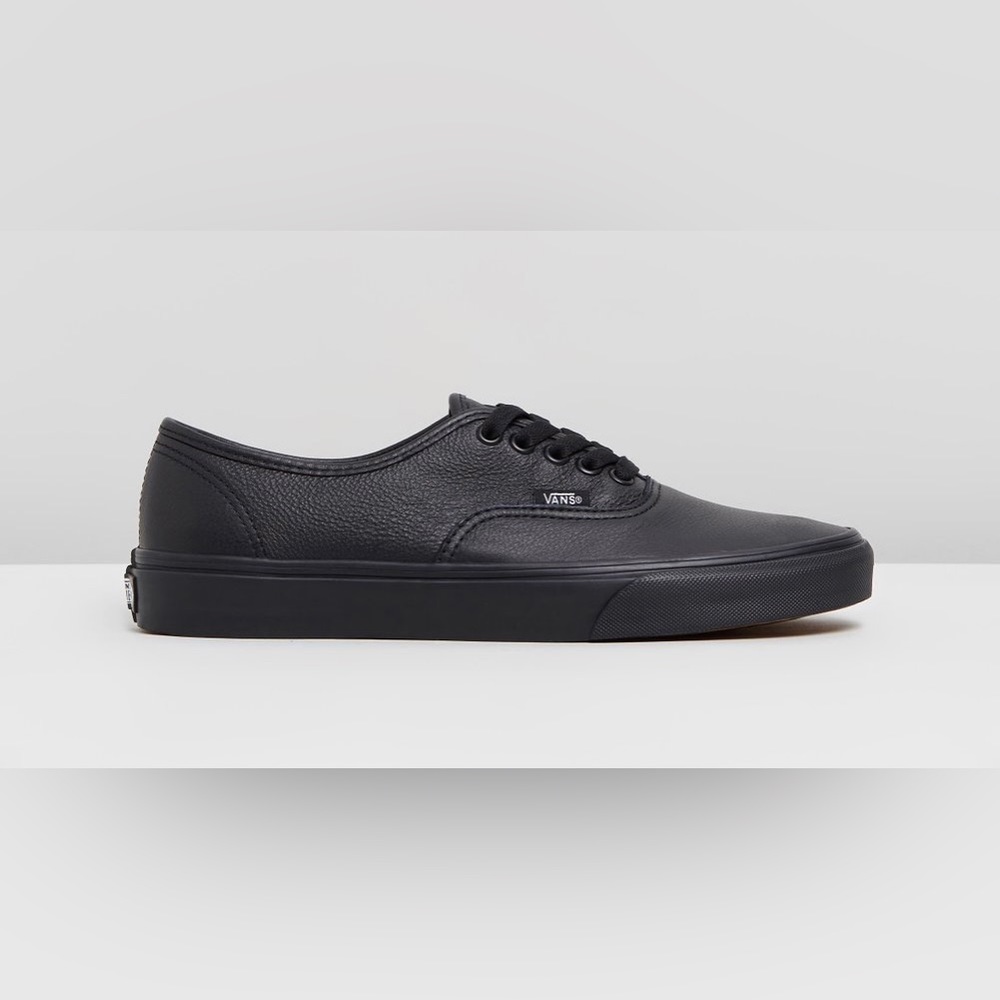 VANS - Authentic - Unisex faux leather shoe in US size 12 // good condition// - Picture 1 of 7